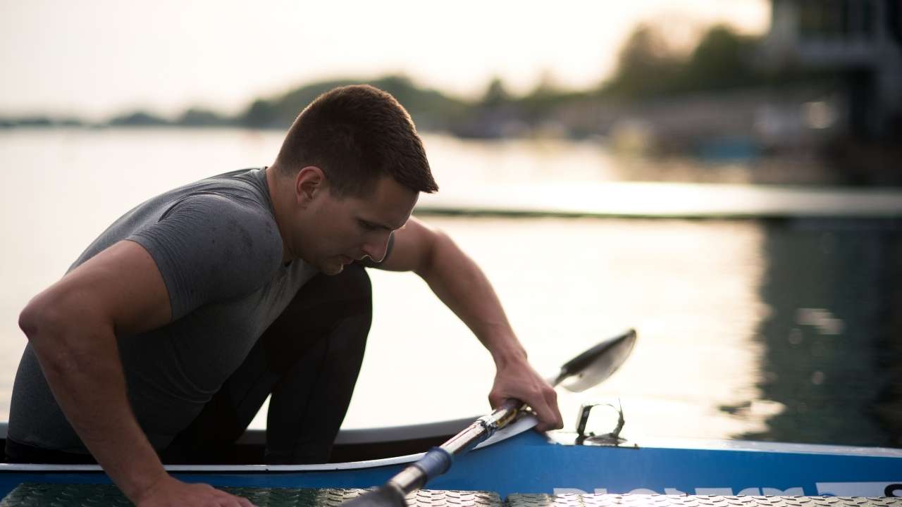 How to Paddle a Canoe Alone
