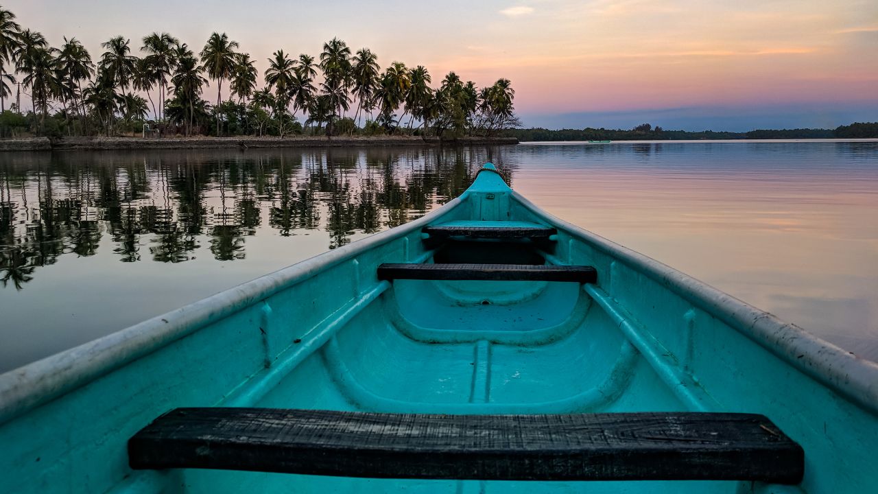 How Much Weight Can a Canoe Hold?