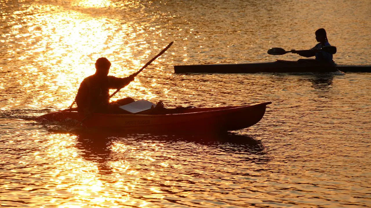 What To Wear On Kayaking Date?