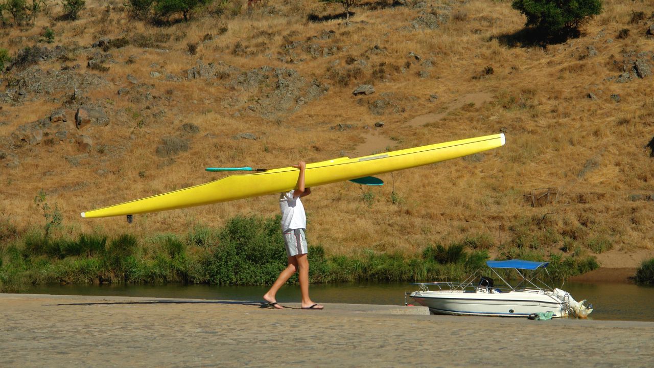 How to Paint a Fiberglass Kayak