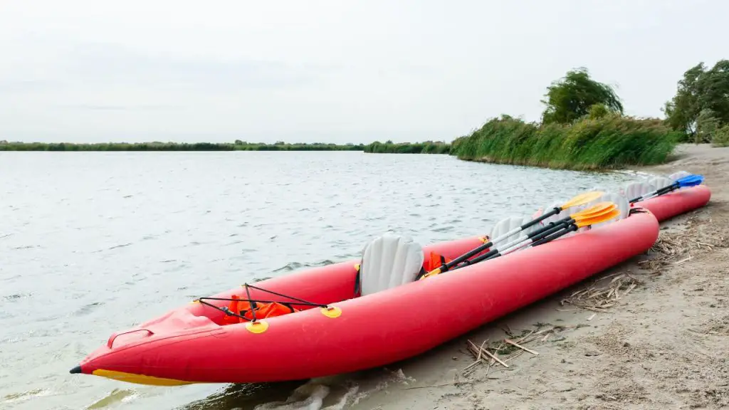 Three-seater inflatable kayak