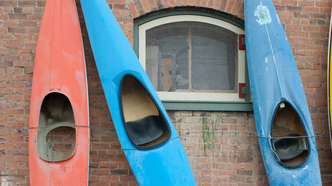 How to Paint a Fiberglass Kayak